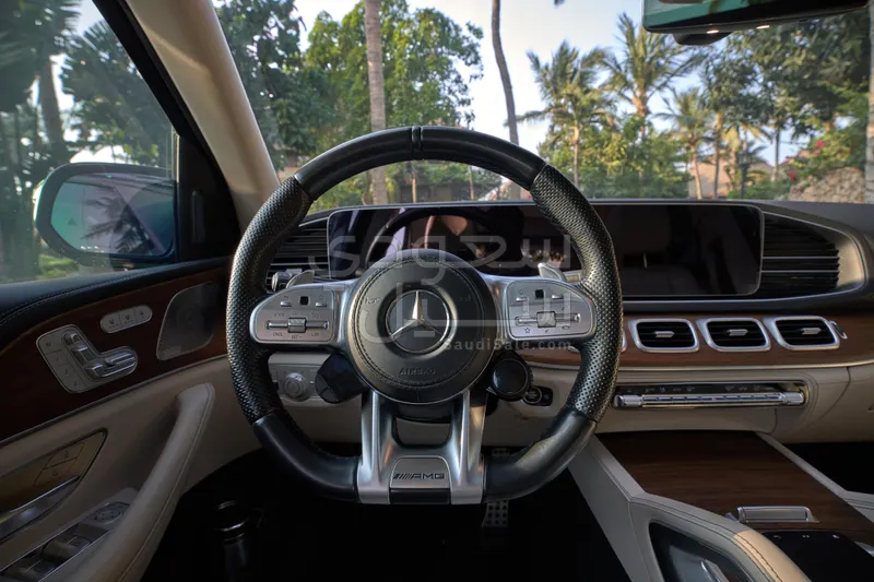 2022 مرسيدس - بنز جي إل إي 63إس أي إم جي