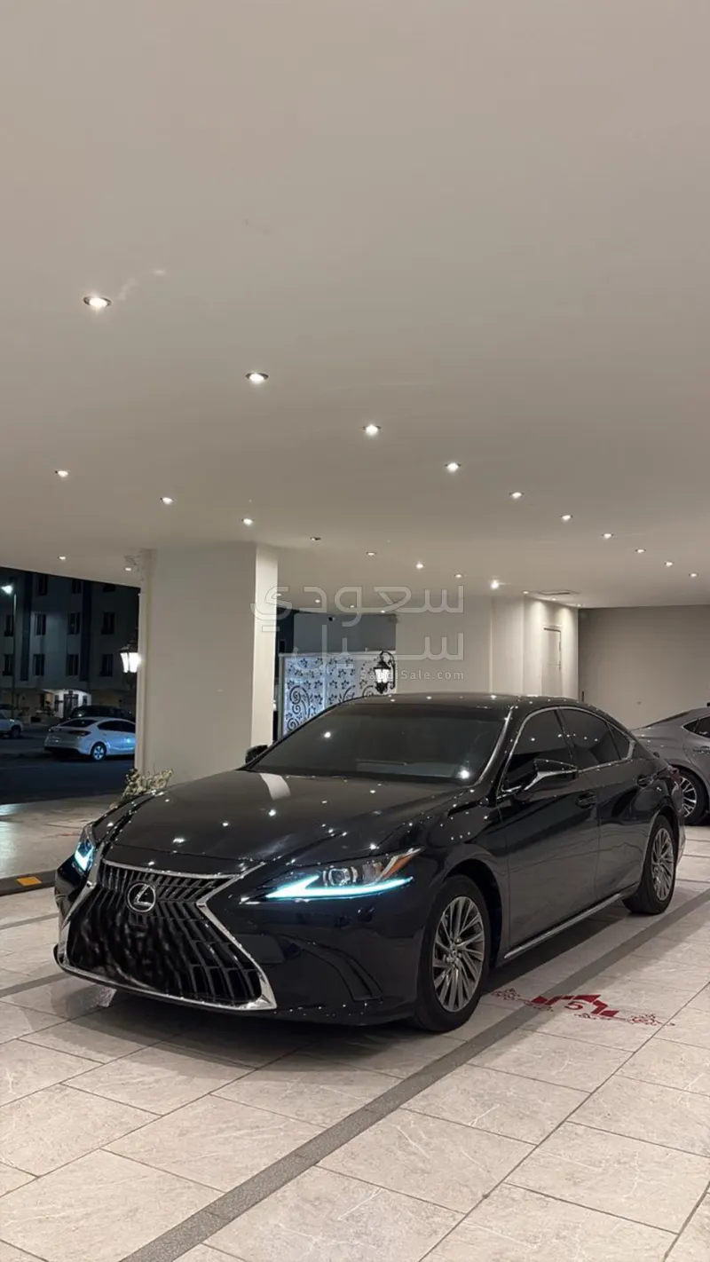 2024 لكزس آي إس 300 سي