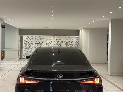 2024 لكزس آي إس 300 سي