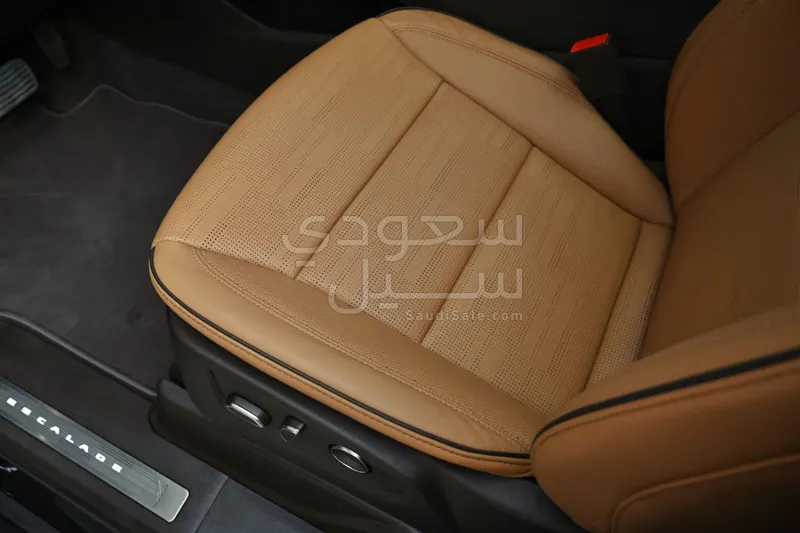 2025 Cadillac Escalade Premium