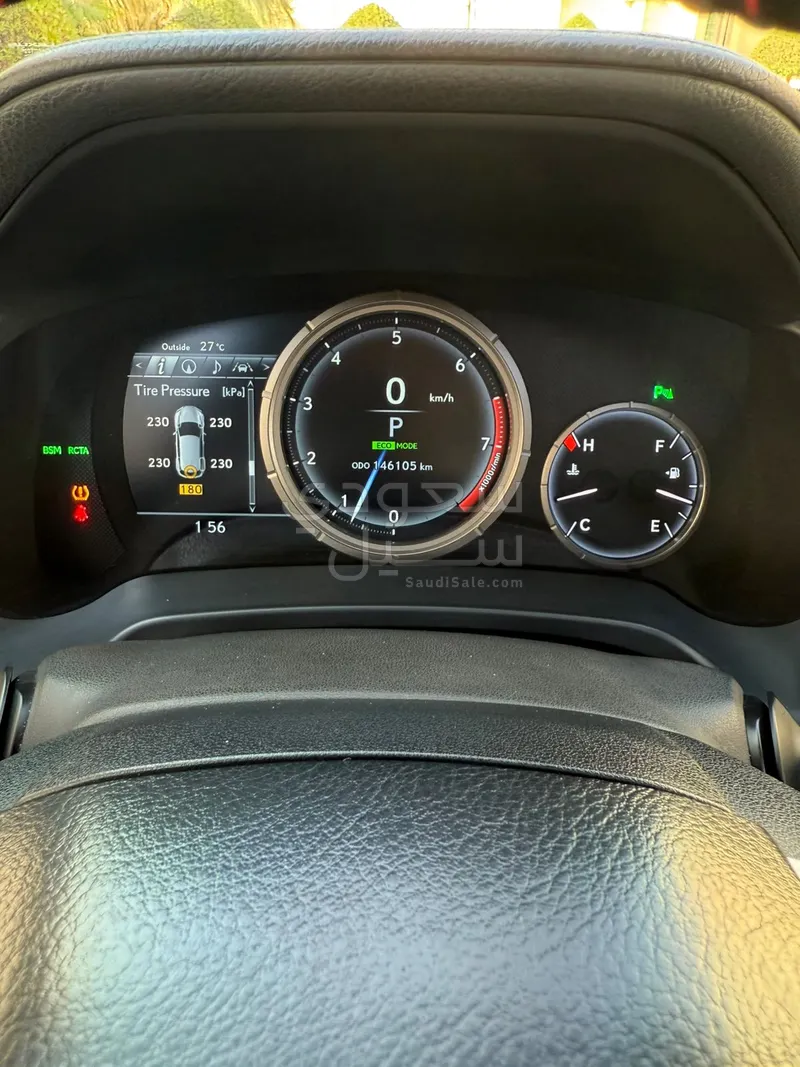 2017 لكزس أر إكس 350 إف