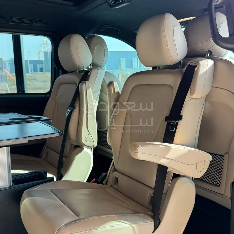 2025 Mercedes-Benz V 300