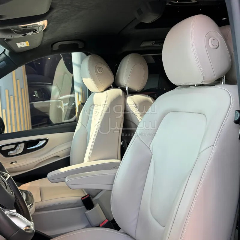 2025 Mercedes-Benz V 300