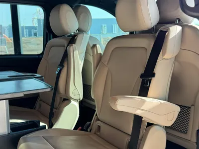 2025 Mercedes-Benz V 300