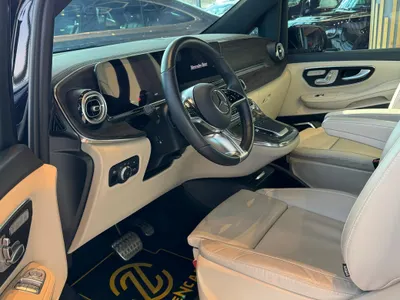 2025 Mercedes-Benz V 300