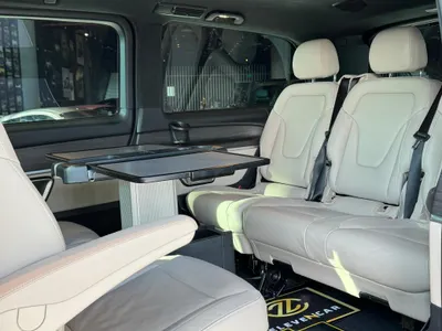 2025 Mercedes-Benz V 300