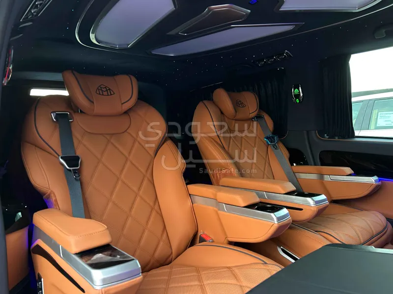 2025 مرسيدس - بنز فيتو