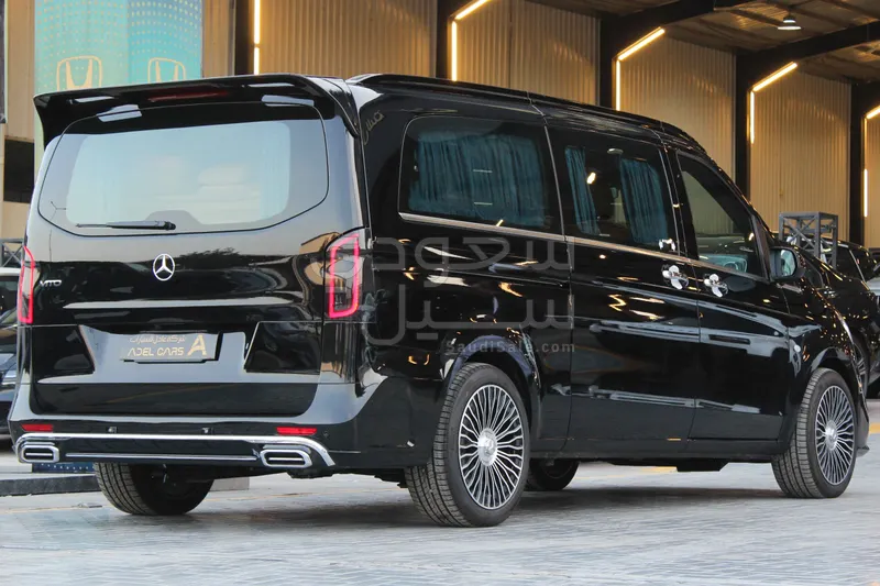 2025 مرسيدس - بنز فيتو