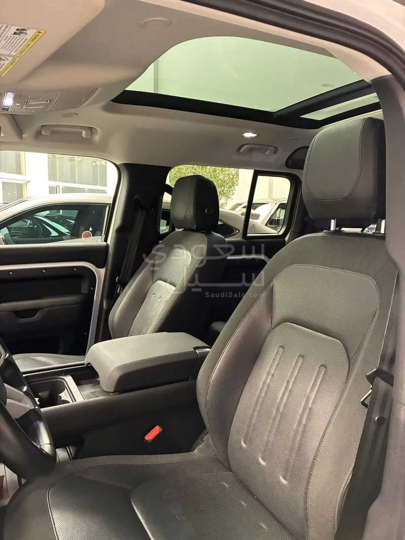 2020 لاند روفر ديفيندر 110