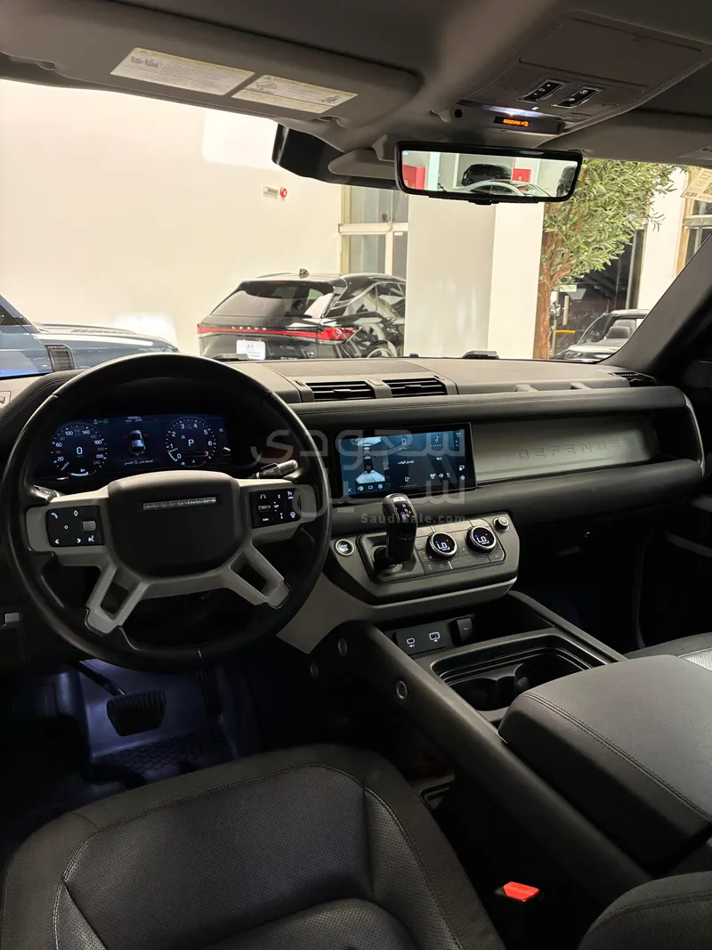 2020 لاند روفر ديفيندر 110