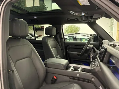 2020 لاند روفر ديفيندر 110