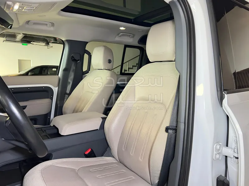 2020 لاند روفر ديفيندر 110