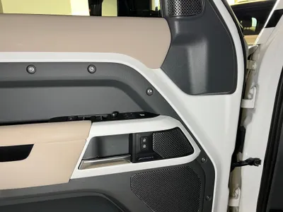 2020 لاند روفر ديفيندر 110