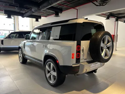 2020 لاند روفر ديفيندر 110