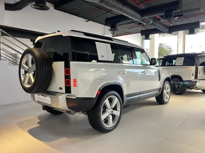 2020 لاند روفر ديفيندر 110