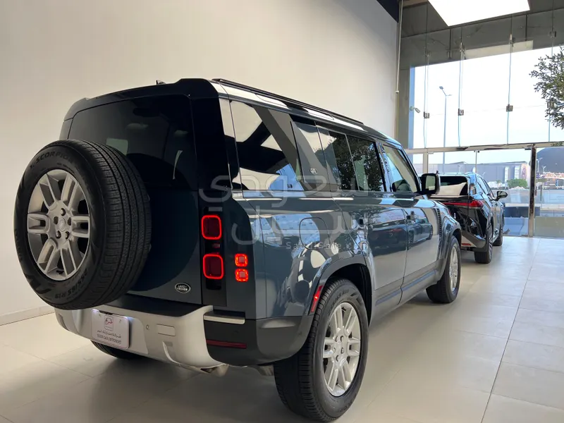 2023 لاند روفر ديفيندر 110