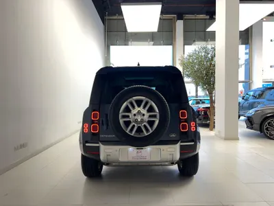 2023 لاند روفر ديفيندر 110