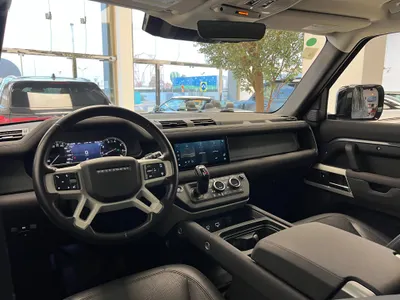 2023 لاند روفر ديفيندر 110