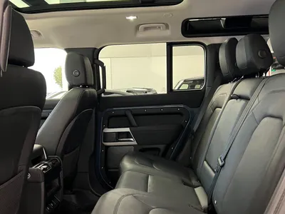 2023 لاند روفر ديفيندر 110