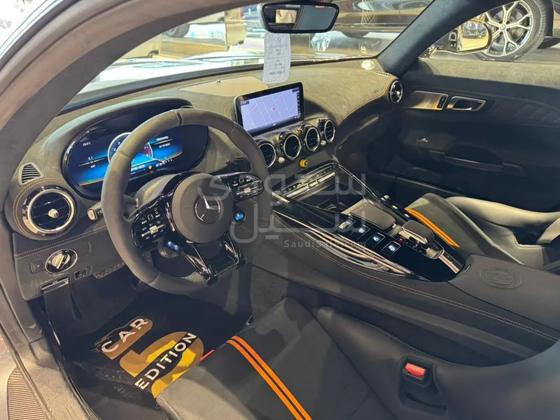 2021 مرسيدس - بنز جي تي بلاك سيريس