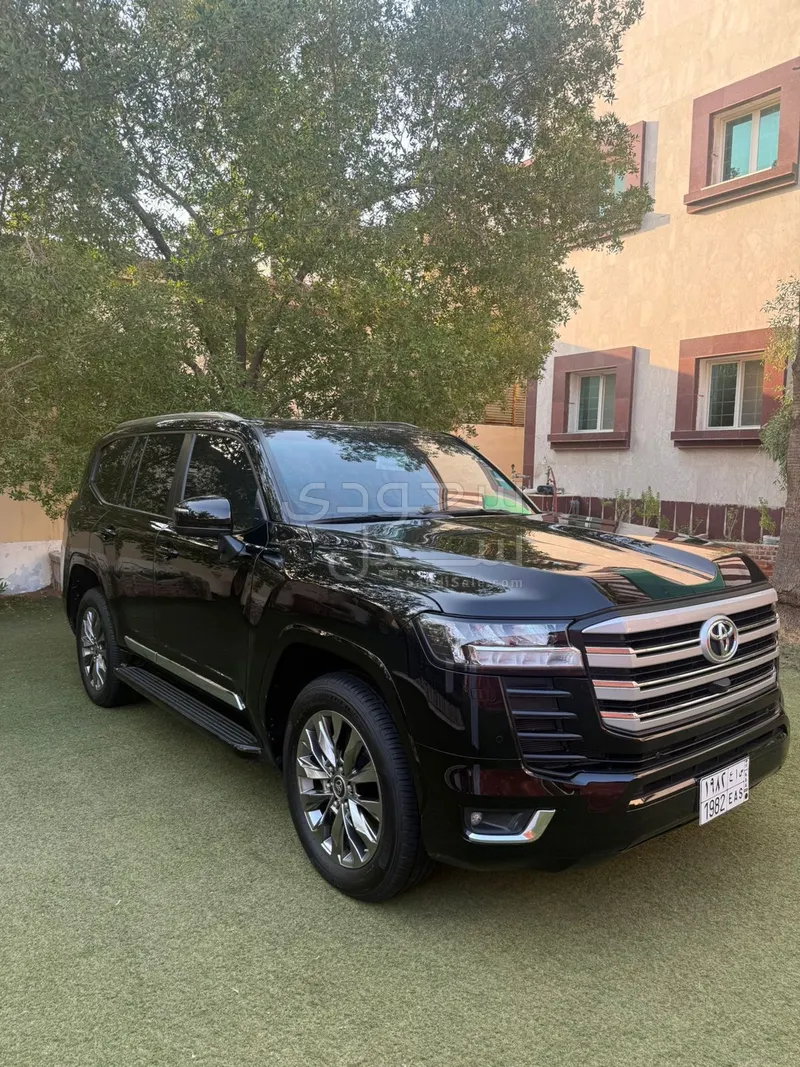 2024 تويوتا لاند كروزر جي اكس ار