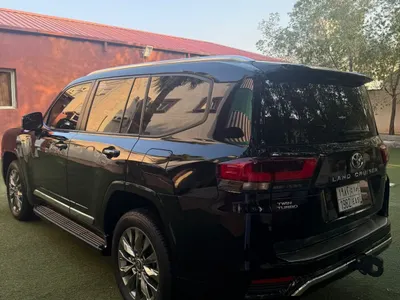 2024 تويوتا لاند كروزر جي اكس ار