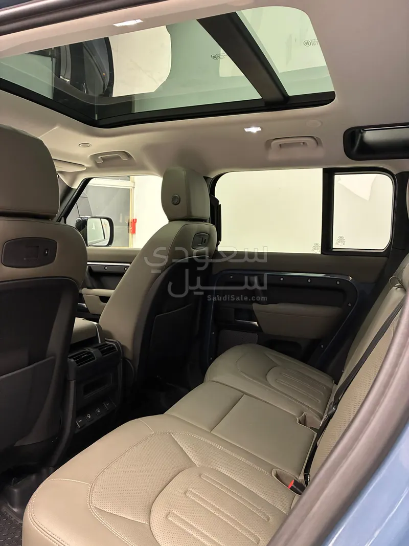 2021 لاند روفر ديفيندر 110