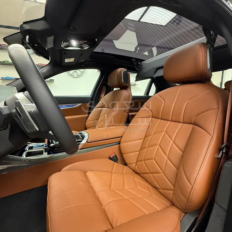 2026 بي ام دبليو الفئة السابعة 735أي