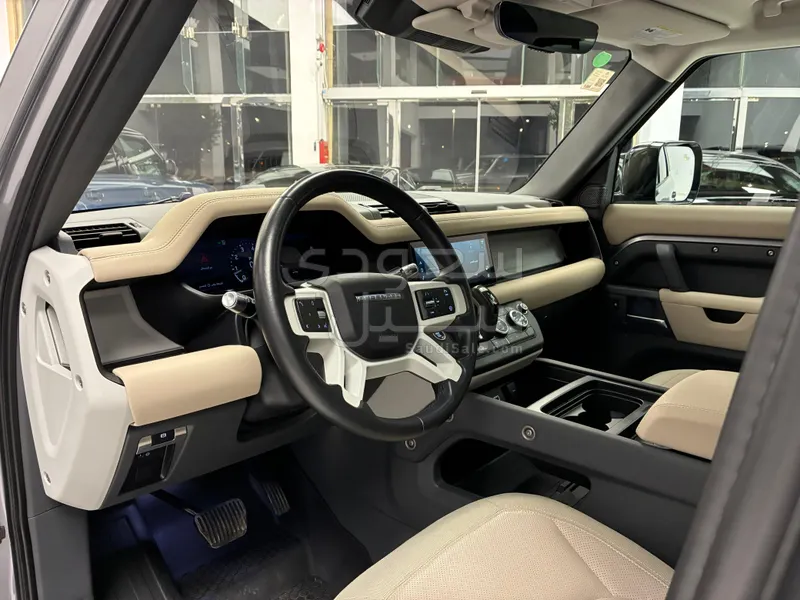 2020 لاند روفر ديفيندر 110