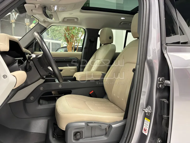 2020 لاند روفر ديفيندر 110