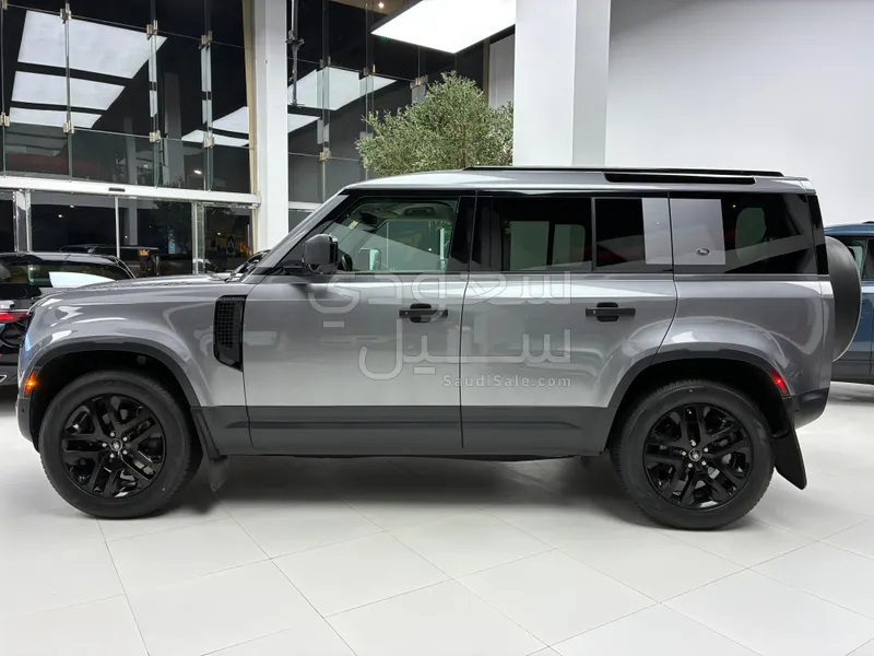 2020 لاند روفر ديفيندر 110