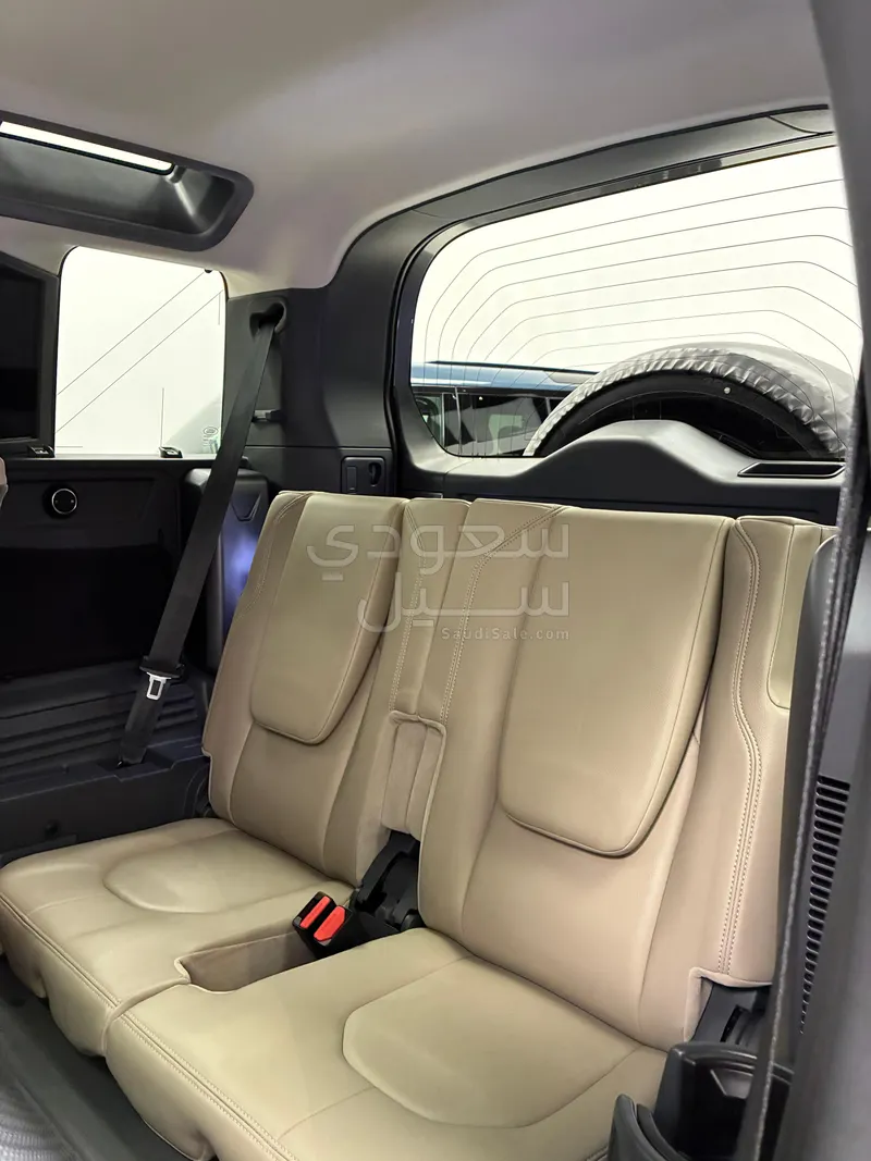 2020 لاند روفر ديفيندر 110
