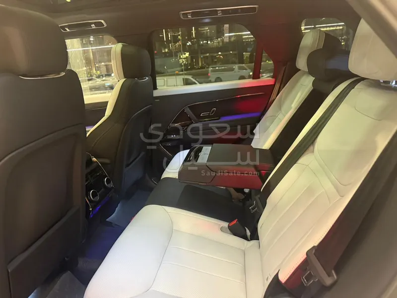 2025 لاند روفر رينج روفر سبورت اس اي