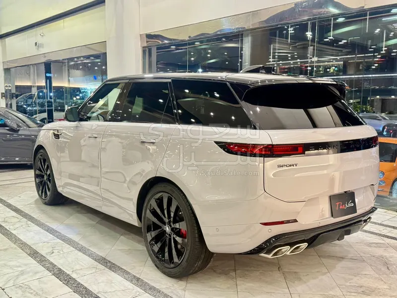 2025 لاند روفر رينج روفر سبورت اس اي