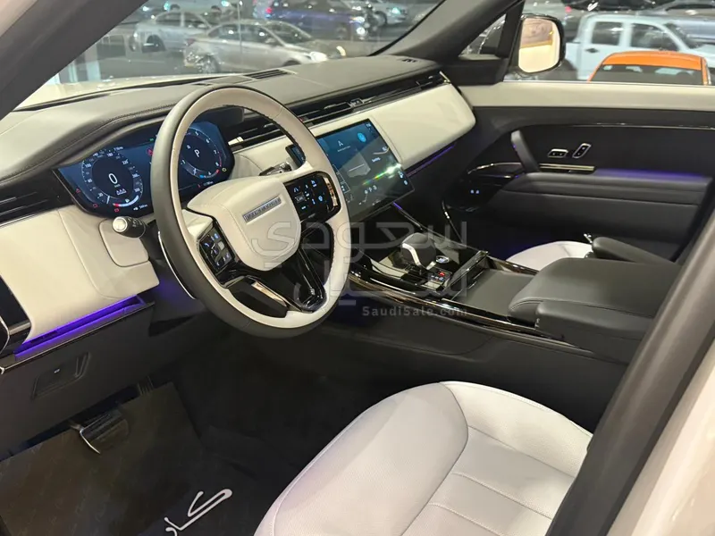 2025 لاند روفر رينج روفر سبورت اس اي