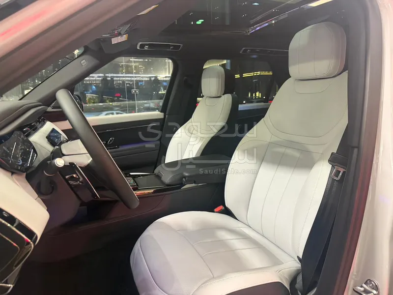 2025 لاند روفر رينج روفر سبورت اس اي