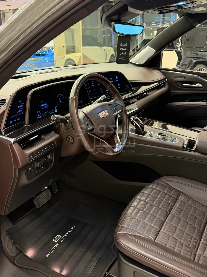 2024 كاديلاك اسكاليد بلاتينيوم