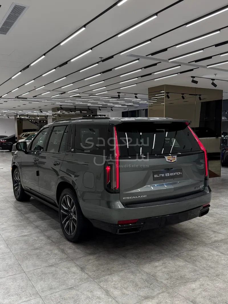 2024 كاديلاك اسكاليد بلاتينيوم