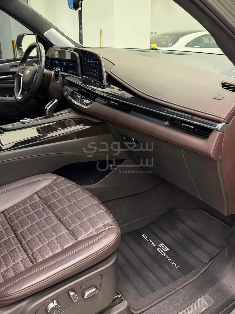 2024 كاديلاك اسكاليد بلاتينيوم