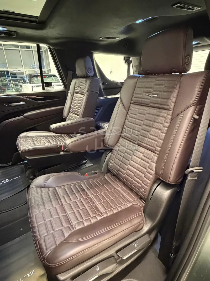 2024 كاديلاك اسكاليد بلاتينيوم