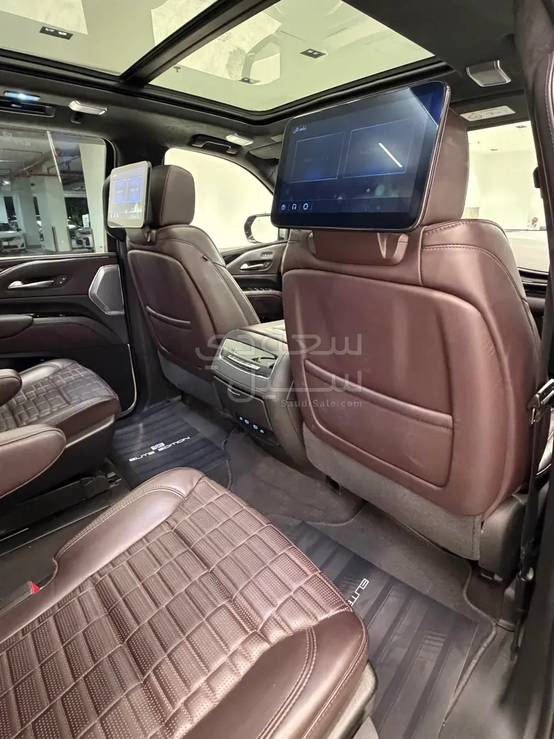 2024 كاديلاك اسكاليد بلاتينيوم