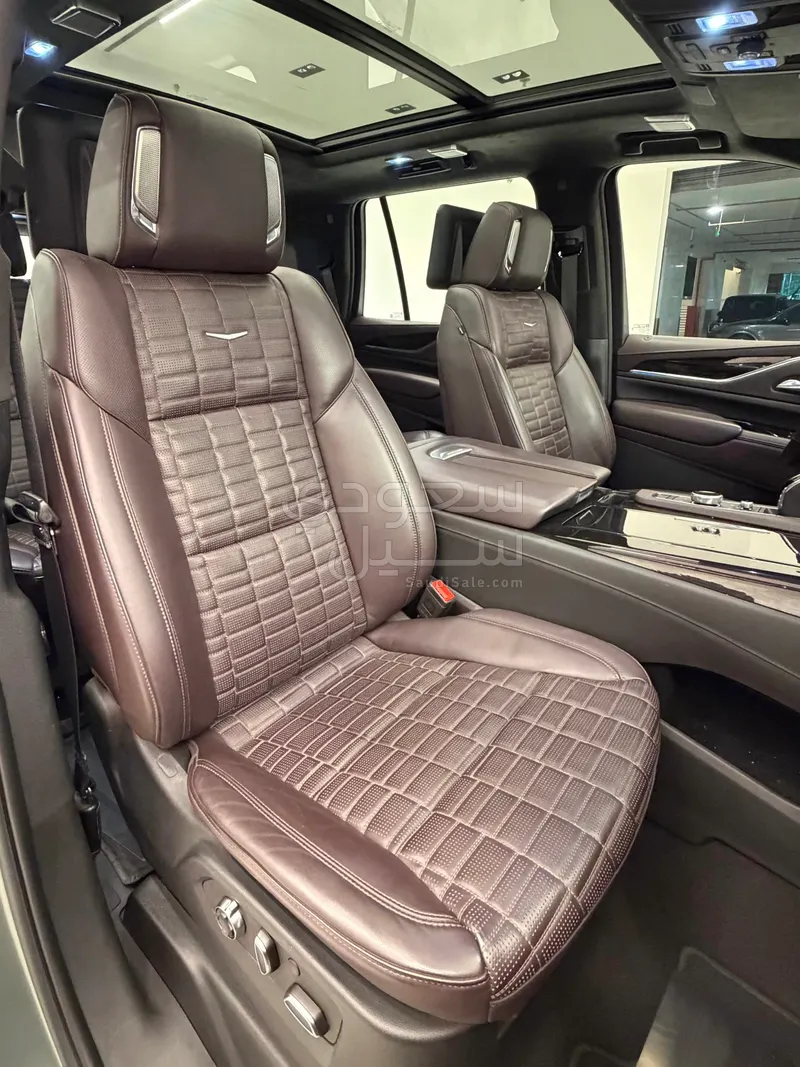 2024 كاديلاك اسكاليد بلاتينيوم