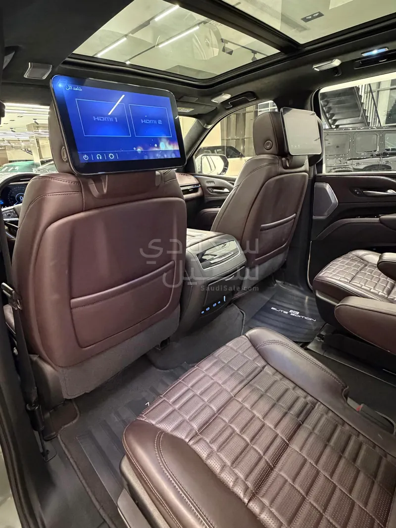 2024 كاديلاك اسكاليد بلاتينيوم