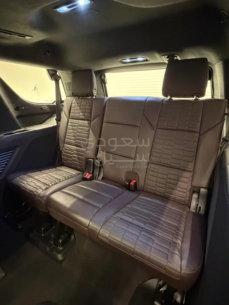 2024 كاديلاك اسكاليد بلاتينيوم