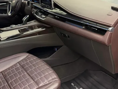 2024 كاديلاك اسكاليد بلاتينيوم