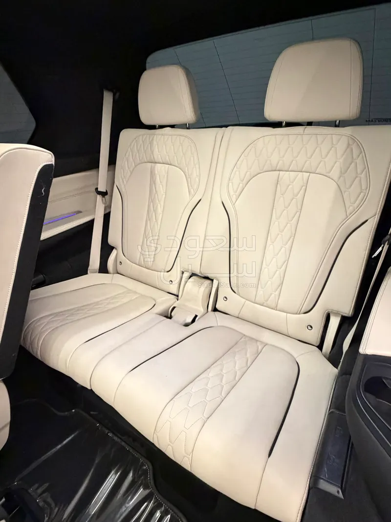 2023 بي ام دبليو الفئة اكس 7