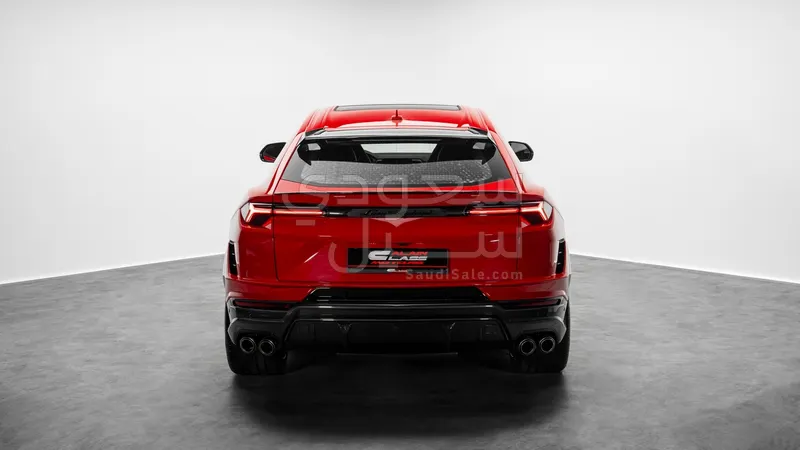 2025 لمبرجيني اوروس بيرفورمانتي