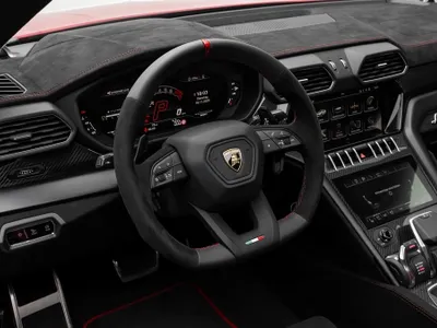 2025 لمبرجيني اوروس بيرفورمانتي