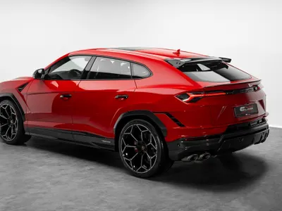 2025 لمبرجيني اوروس بيرفورمانتي