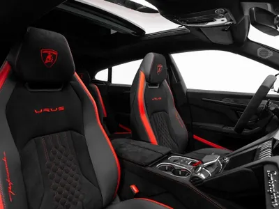 2025 لمبرجيني اوروس بيرفورمانتي